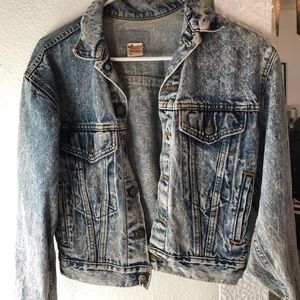 vintage Levi’s , stone washed denim jacket 🥀